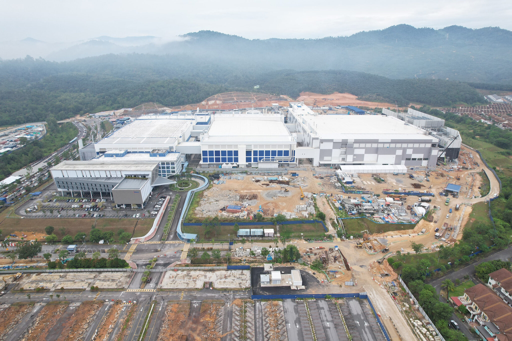 Infineon Rack Infineon to Soar Power IC Grit With New 200mm Site | AEI